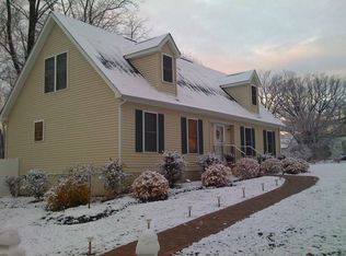 9 Red Maple Ln, Middletown, NY 10940