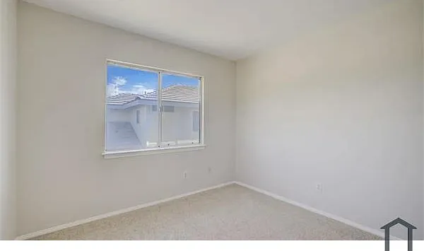 45308 Pickford Ave — Photo 15