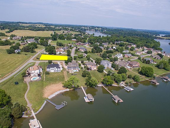 3rd image of Riverbrook Dr