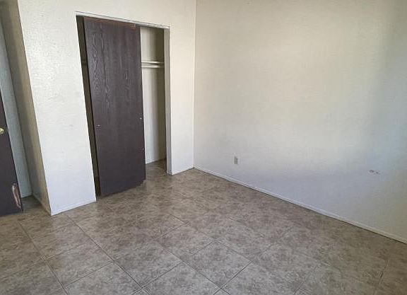 3rd image of 1863 S San Jose Dr