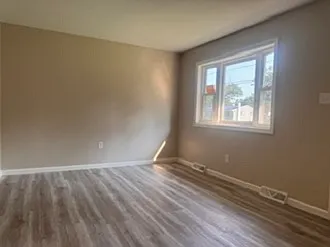 3 bed, 1.5 bath, 1408 sqft, $2,450 — Photo 2