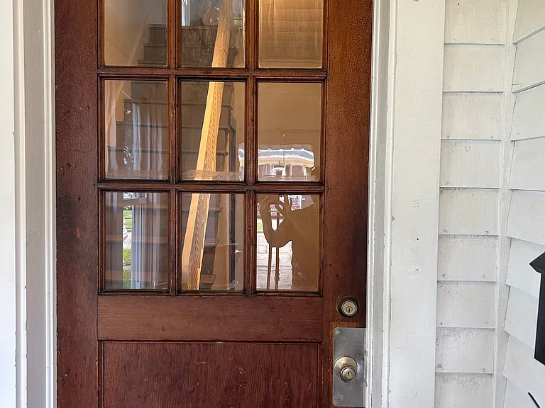 1102 Illinois Ave #2 — Photo 2