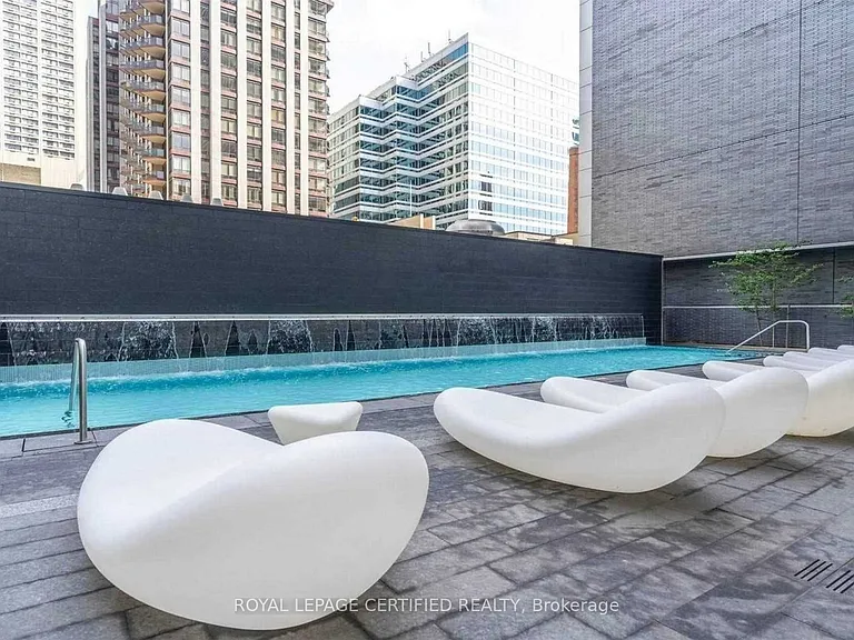 42 Charles St E #702 — Photo 12