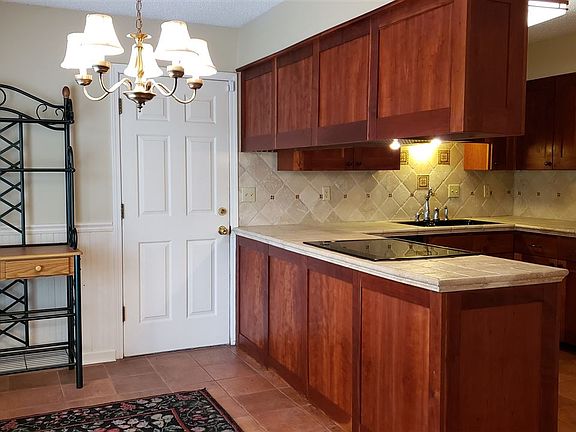 3rd image of 7849 Meadow Trail Dr