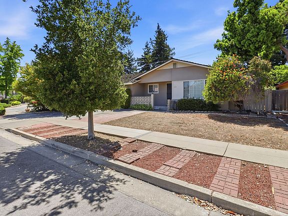 4th image of 1571 Finch Way