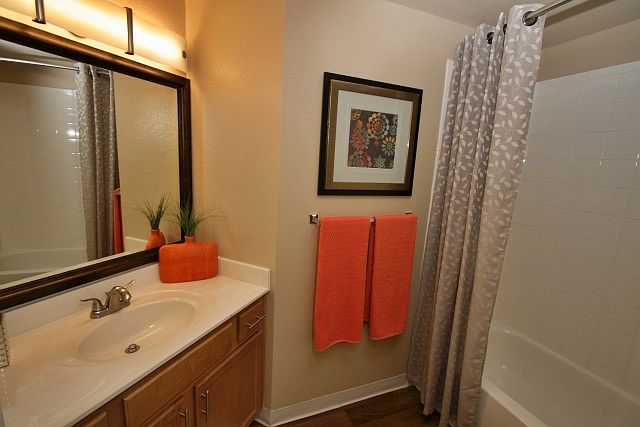 2nd image of 8010 Wedd St