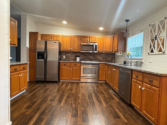 3rd image of 7859 Van Wyck Rd