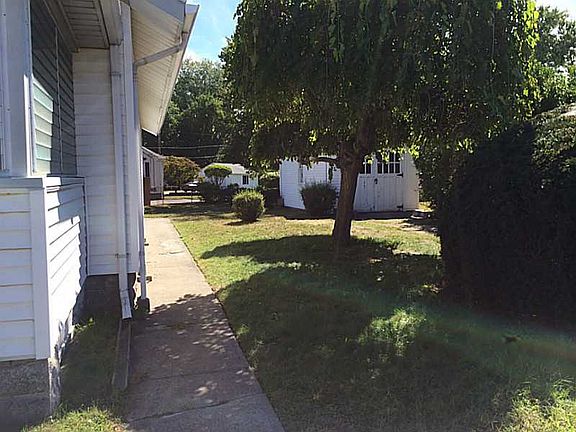 4th image of 359 Massasoit Ave