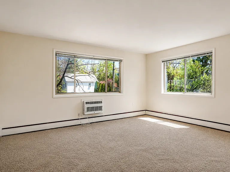 Foxhall Terrace — Photo 75
