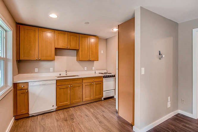 1st image of 15706 1st Ave NE #15728B