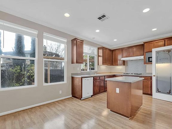 3rd image of 797 Canoas Creek Cir
