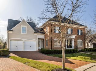 28 Picket Pl, New Albany, OH