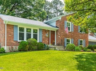 2607 Garden Lake Ln, Louisville, KY 40220