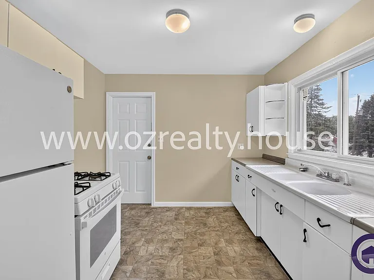 1630 Eleanor Ave — Photo 8
