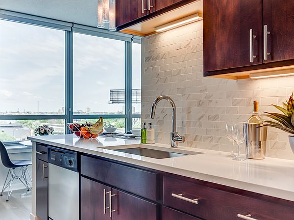 5th image of 365 N Halsted St #295459