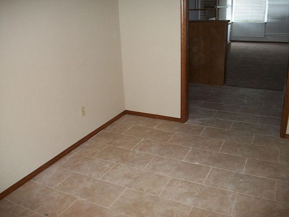 5th image of 826 NW 48th St