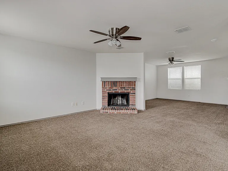 1420 Krista Dr — Photo 5