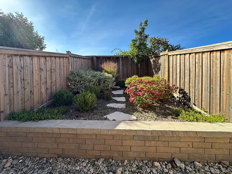 69 Edenrock Dr — Photo 33