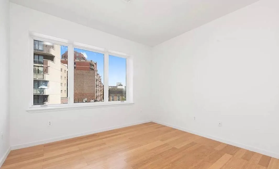 2 bed, 1100 sqft, $3,300 — Photo 3