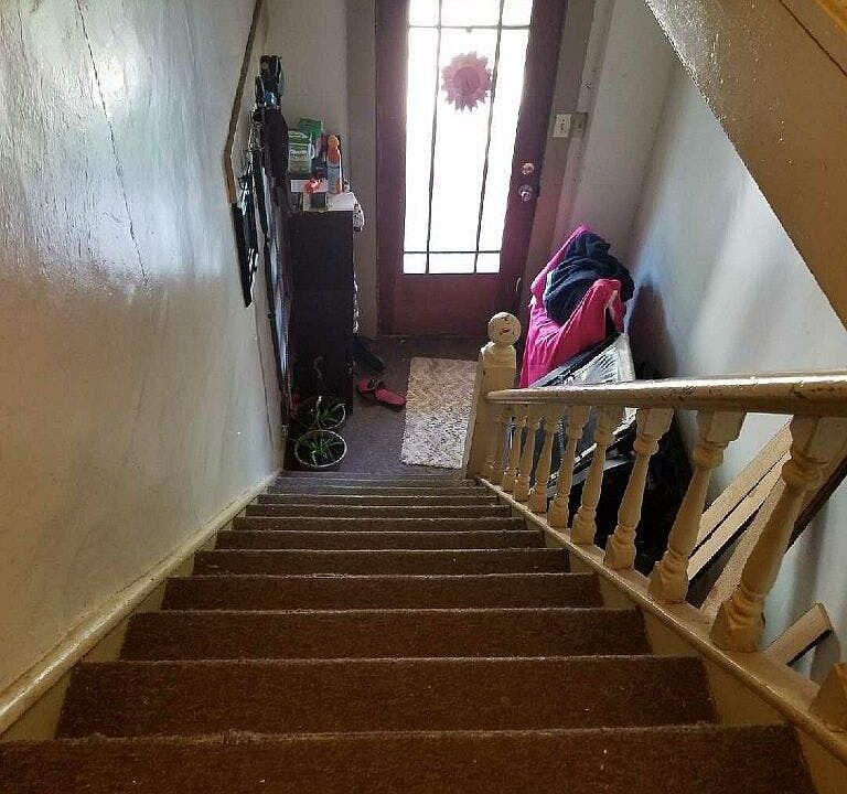 Entry Stairway