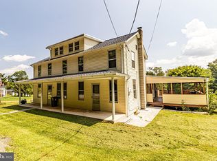 32 E Main St, Quakake, PA 18245