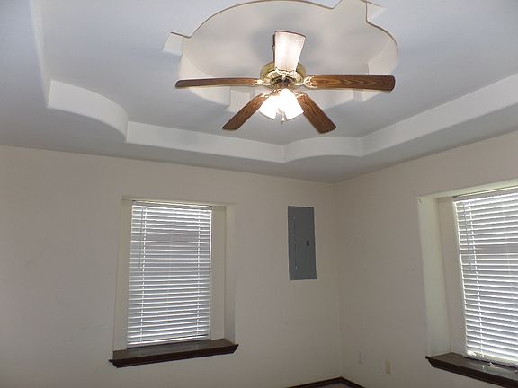 MASTER BEDROOM CEILING