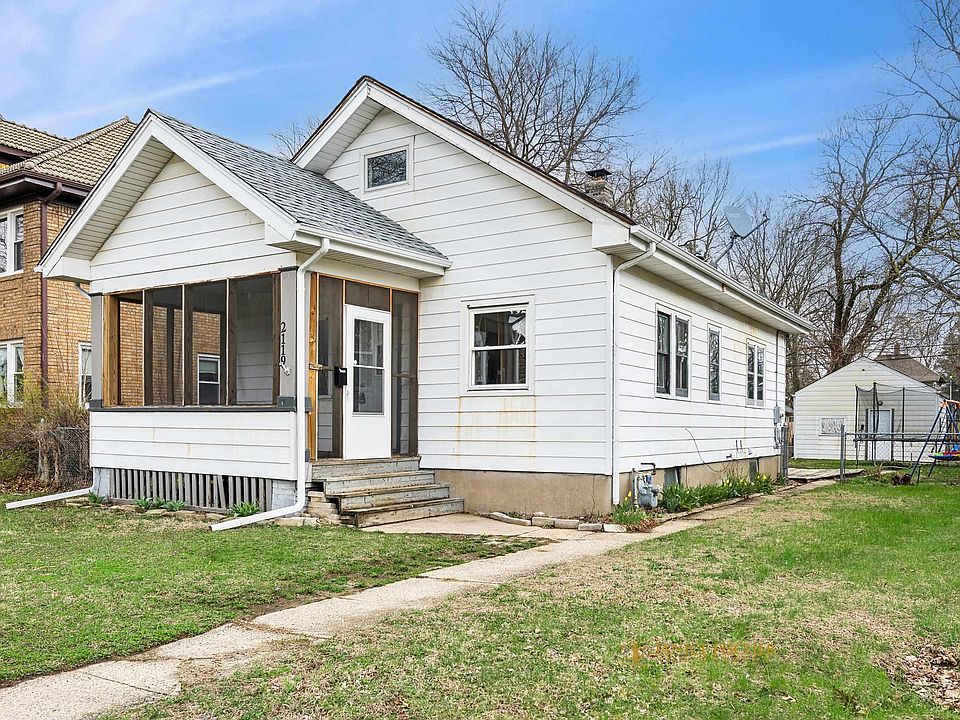 1st image of 2119 Douglas St