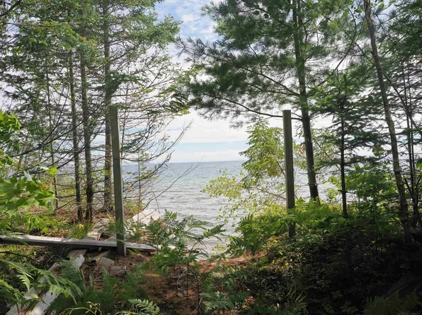 W Tahquamenon Trl, Paradise, MI 49768