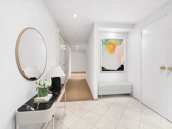 155 West 68th Street 404 image 3 of 19