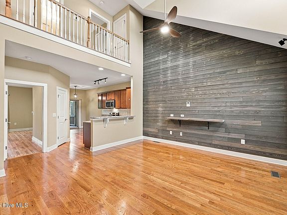 3rd image of 20 Cypress Circle