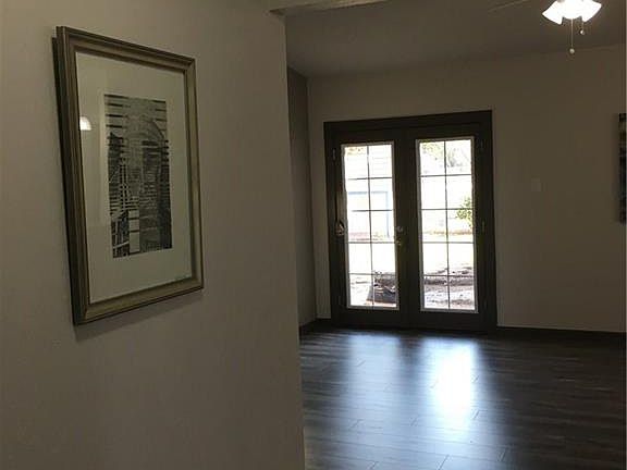 3rd image of 1013 Brookshire Cir