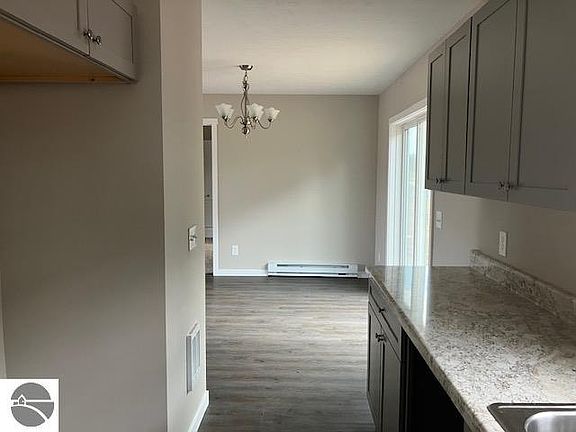 5th image of 15 Plover Dr #15