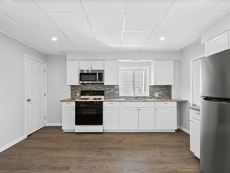 509 Miller St — Photo 11