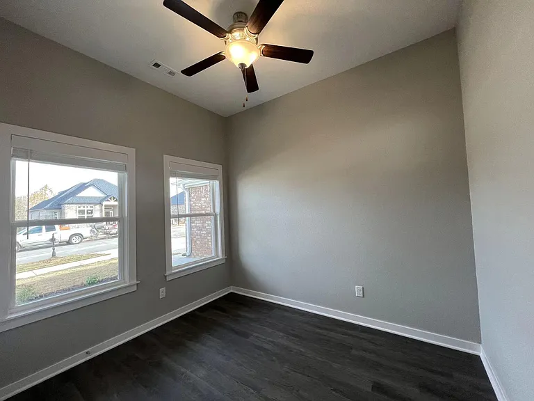 1536 N Pershing St — Photo 10