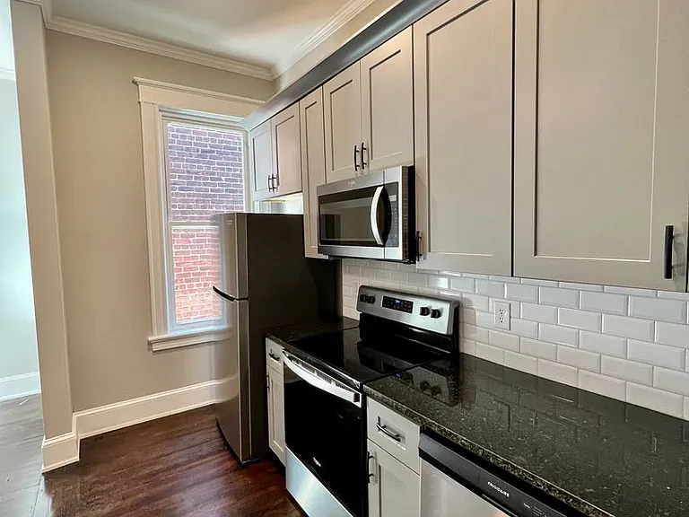 2331 W Grace Street — Photo 4