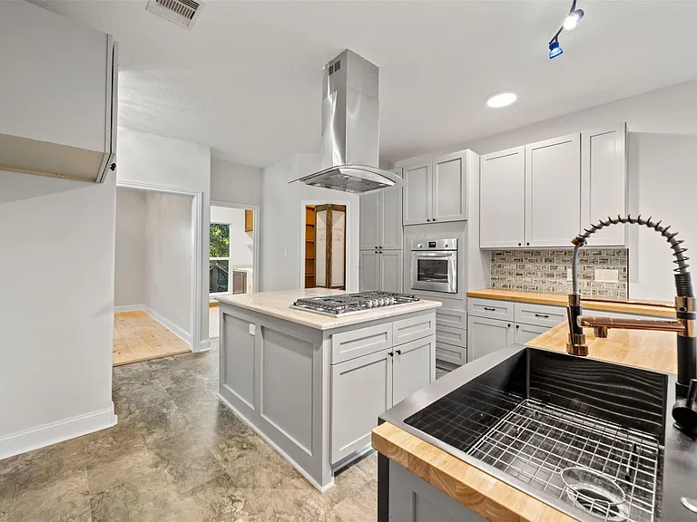 4510 Lininger Ln — Photo 12