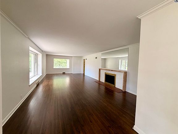 3rd image of 211 Hyde Park Dr