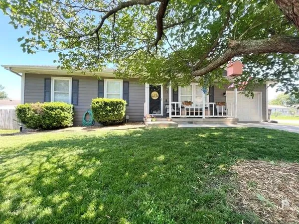 701 N Jesse St, Kearney, MO 64060