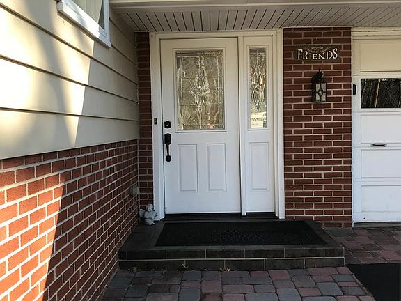 4th image of 377 Douglas Dr