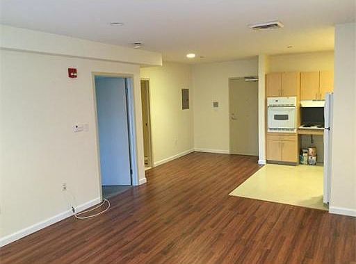2nd image of 404 W 1st St Unit 15