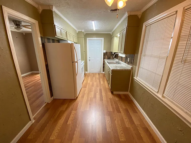 403 N Bluebonnet Dr — Photo 7