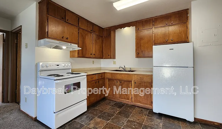 915 7th Ave N #17 — Photo 5