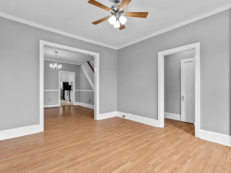 227 E Garrison St #1 — Photo 5