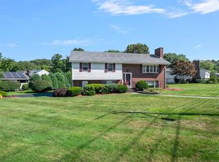 2 Belford Cir, Woburn, MA 01801