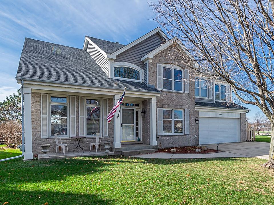 1st image of 905 Fox Chase Ct