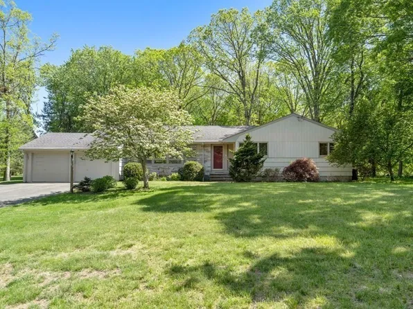 151 Fieldstone Rd, Westwood, MA 02090