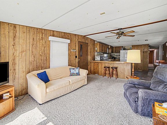 5th image of 2748 S Tamarac Dr