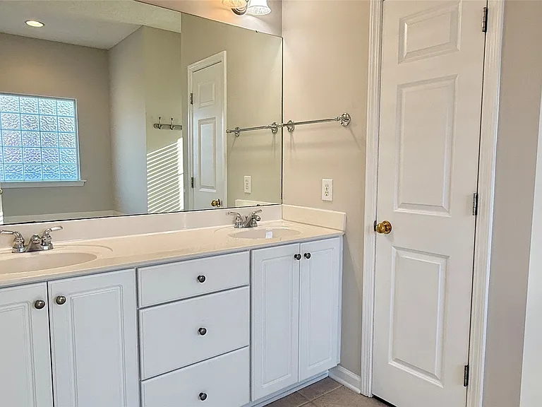 9505 Greythorne Ct — Photo 10