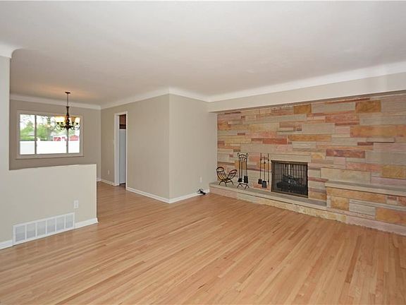 4th image of 5695 Cascade Dr