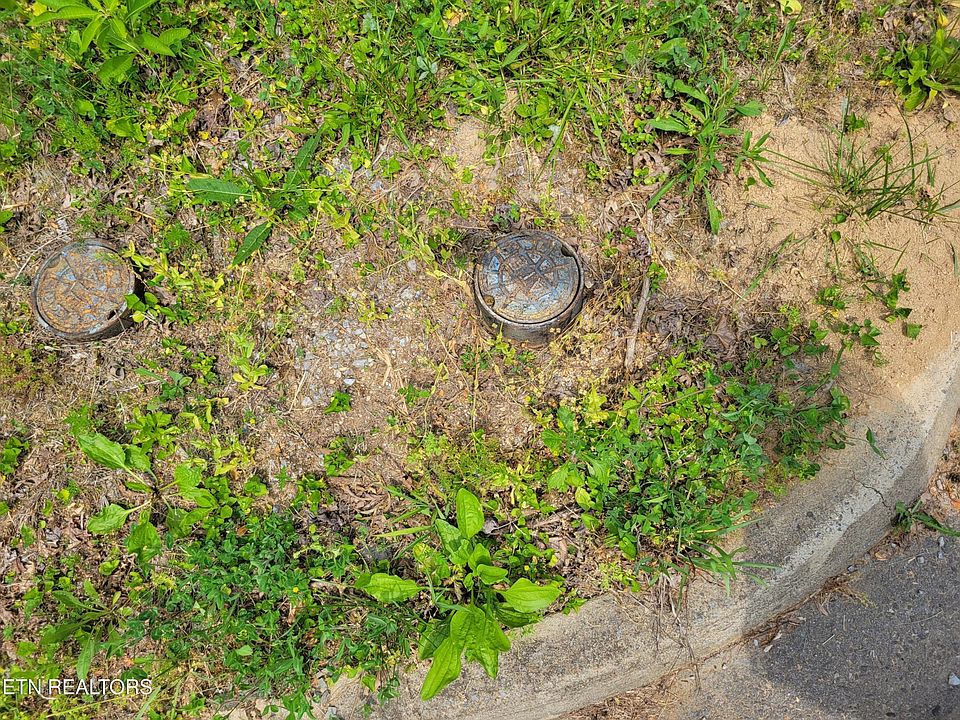 1st image of 15 Peace Ln